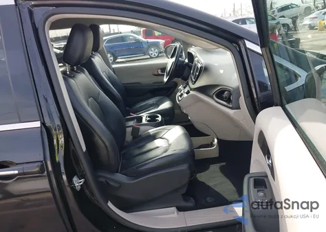 2019 Chrysler Pacifica Touring L z USA, uszkodzony, nr VIN 2C4RC1BG2KR592749